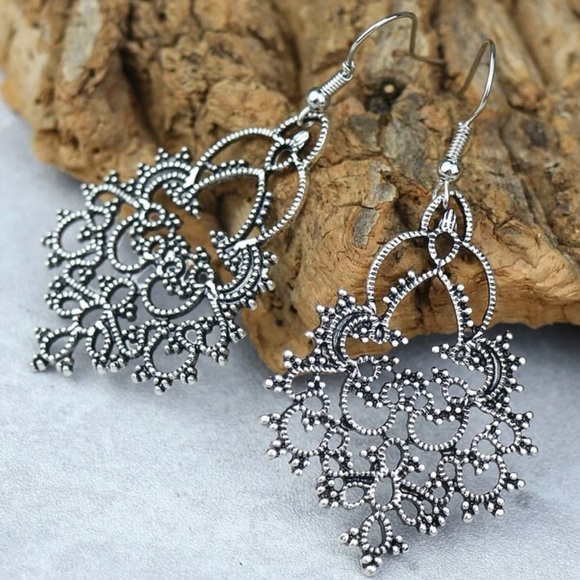 🎉HP🎉 🦋 3/$24 Art Deco-inspired abstract antique silver earrings / NWOT - Picture 2 of 6